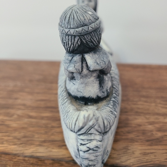 Vintage Handmade Volcanic Ash Native American Canoe Sculpture. - Picture 6 of 12